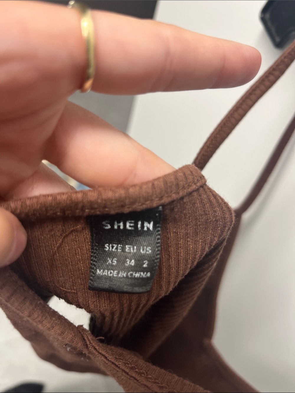 Brown Ribbed V-Neck Cropped Cami - Picture 3 of 3